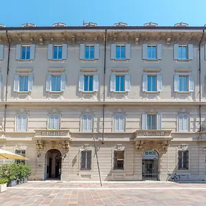 Del Cardinale By Myhomeincomo Côme